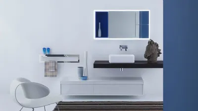 I mobili bagno sospesi sono pratici perché facilitano le operazioni di pulizia dell'ambiente e alleggeriscono la composizione di arredo