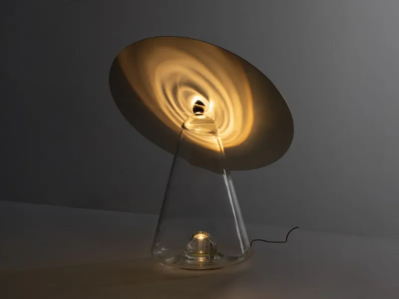 Boltons, lampada da tavolo di Artemide