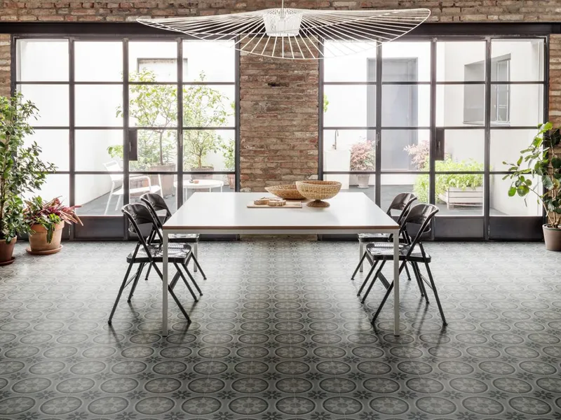 Crogiolo D_Segni di Marazzi apre al mondo delle classiche cementine