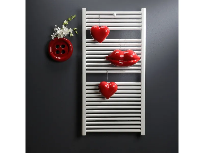 Cuori, bottoni, labbra per umidificare i termosifoni secondo Creativando collezione Heart Gallery