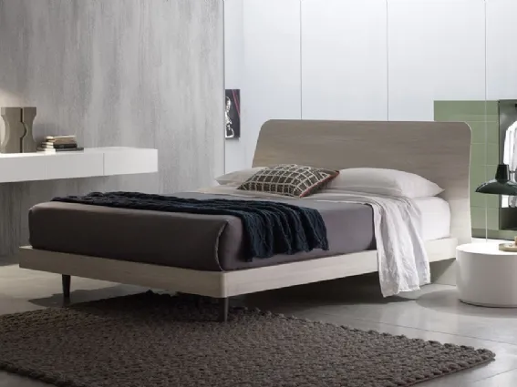 Il letto matrimoniale in legno