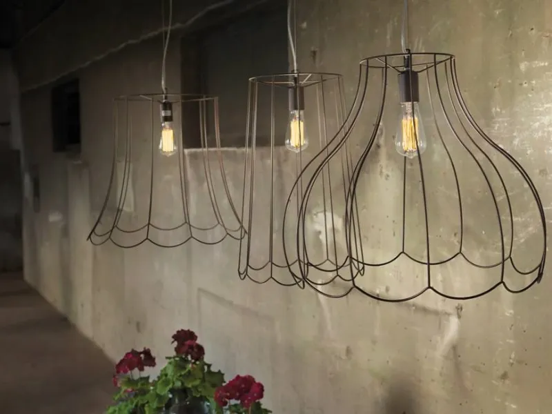 Lampadario a soffitto in ferro battuto 