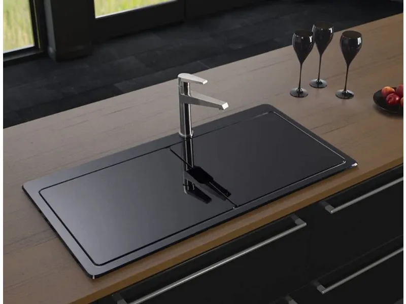 Un lavello dal design moderno e lineare