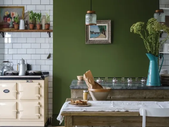 Verde oliva brillante Farrow&Ball per la cucina moderna dal sapore vintage