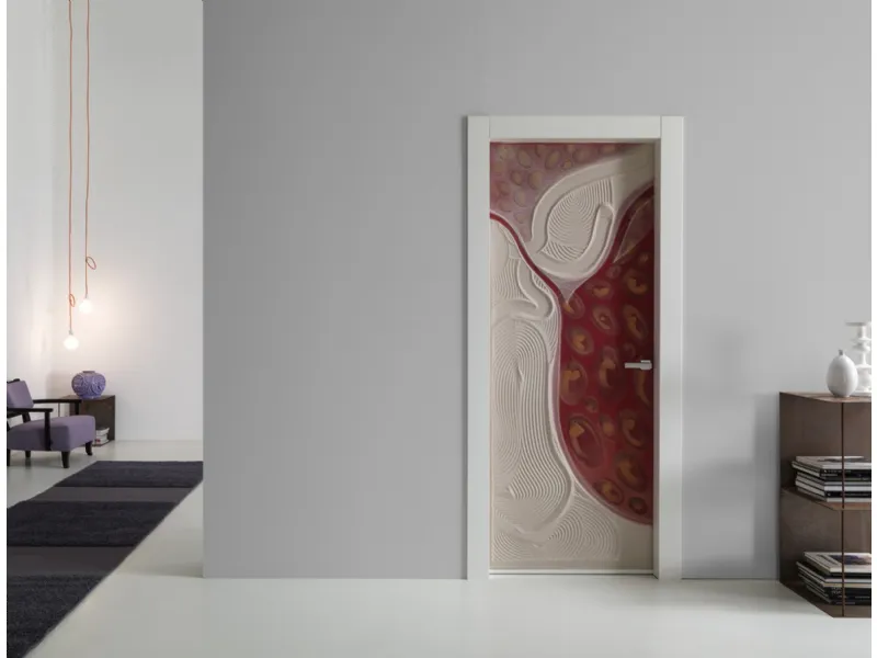 Porta in legno laccato decorato