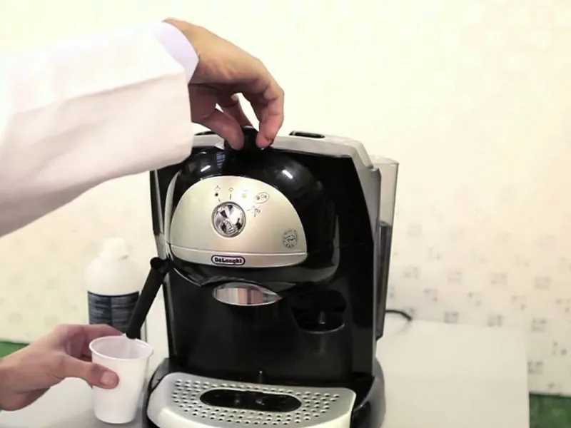 decalcificazione macchina caffè