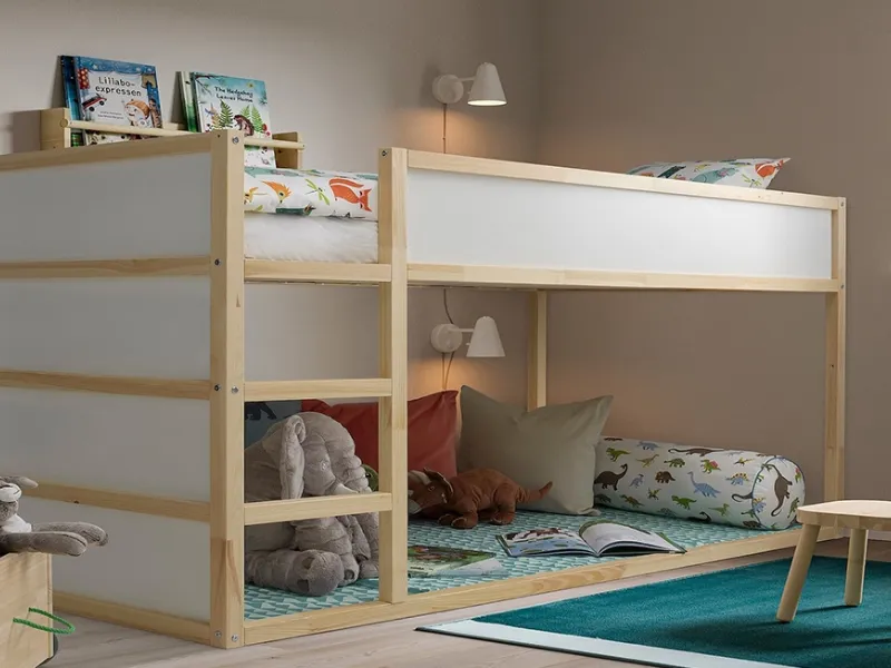 Letto con soppalco modello Kura di Ikea