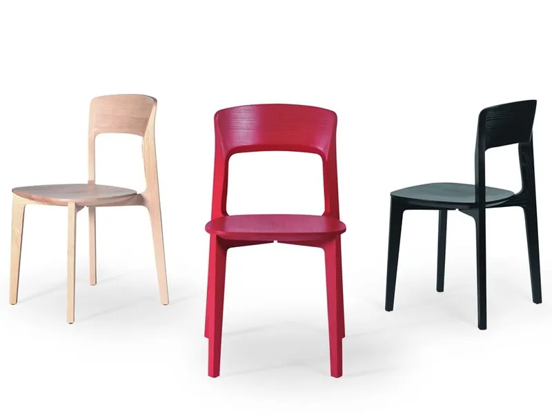 Sedie della collezione Cetonia disegnata da atelier oï per Passoni Design